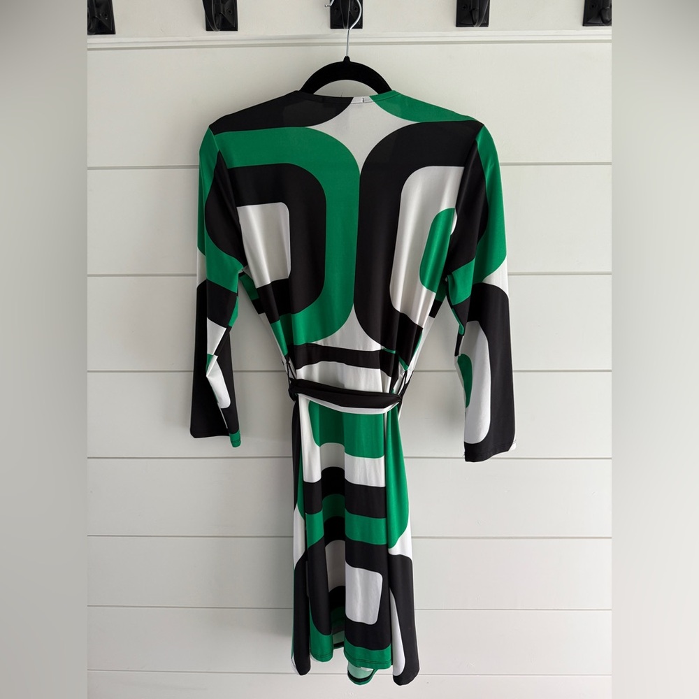 INC International Concepts Green and Black Patterned Dress, Size Medium - Picture 2 of 6